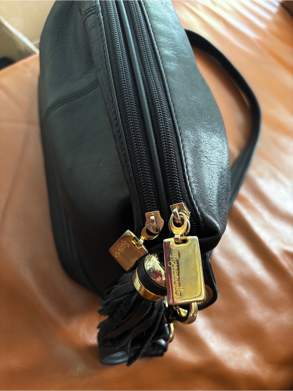 Tignanello Soft Black Leather Shoulder Bag with Large Leather Tassel - Picture 4 of 11